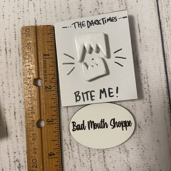 *The Dark Times Handmade Clay Bite Me Chompers Teeth Clay Pin Badge Set - Picture 3 of 3